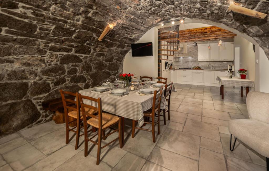 Villa Stancija Kavali Stone House, Zvoneca-Опатия Экстерьер фото